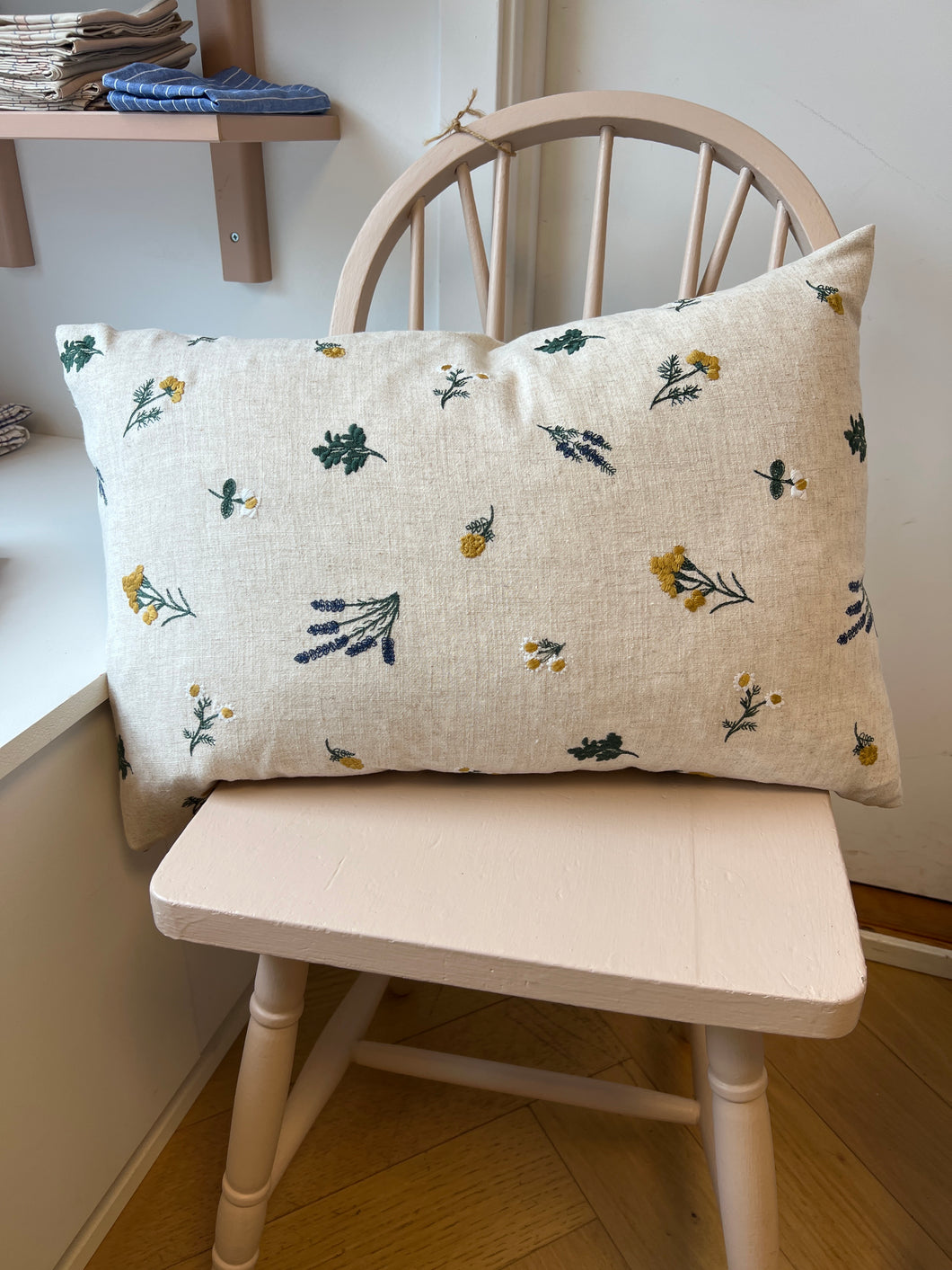 Vintage brodert pute