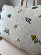 Last inn bildet i Galleri-visningsprogrammet, Vintage brodert pute

